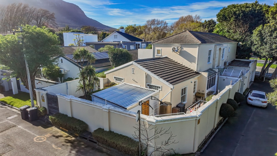 6 Bedroom Property for Sale in Newlands Western Cape